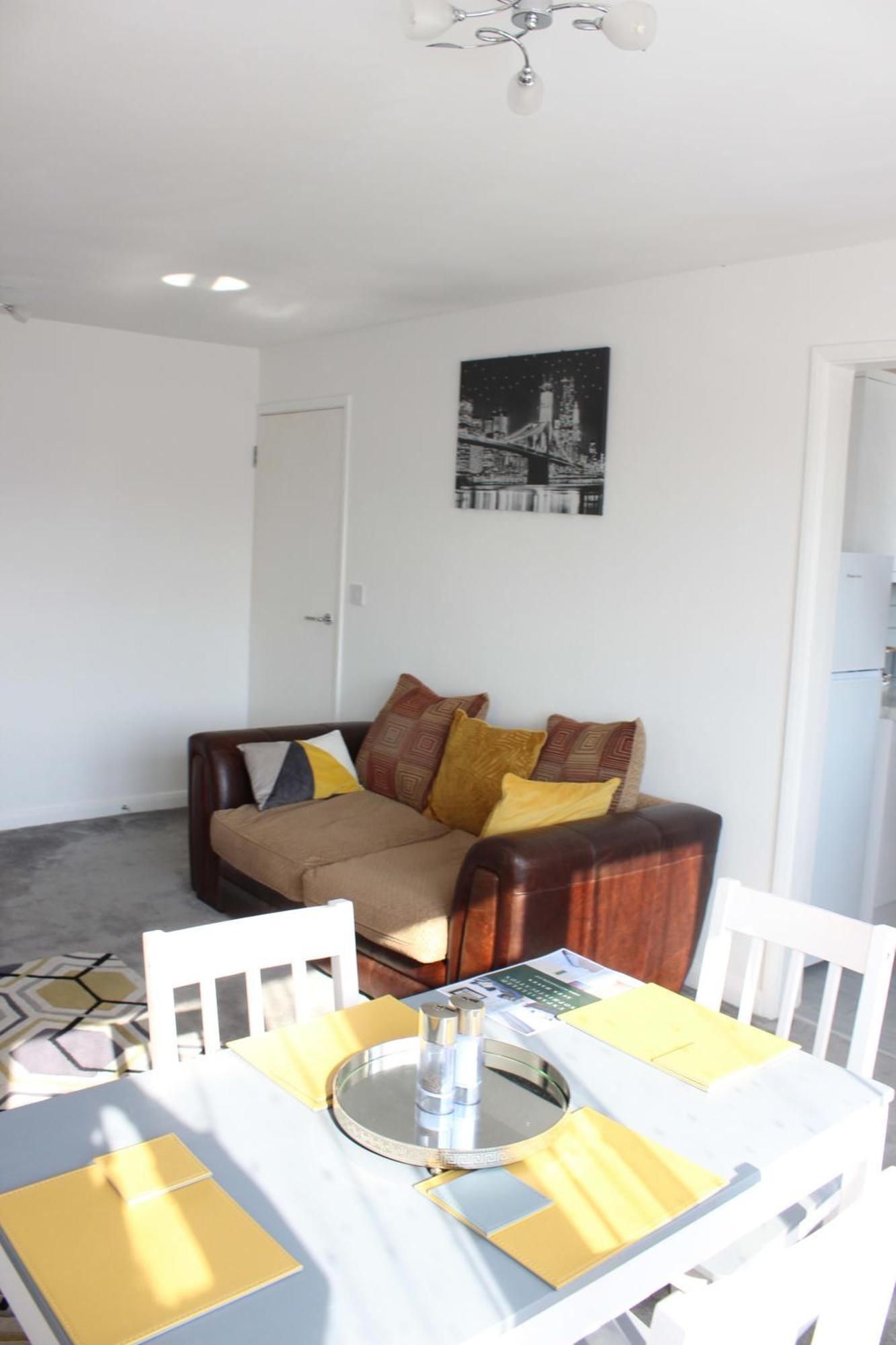 Exquisite And Modern 2 Bed Maisonette Harmondsworth Exterior photo